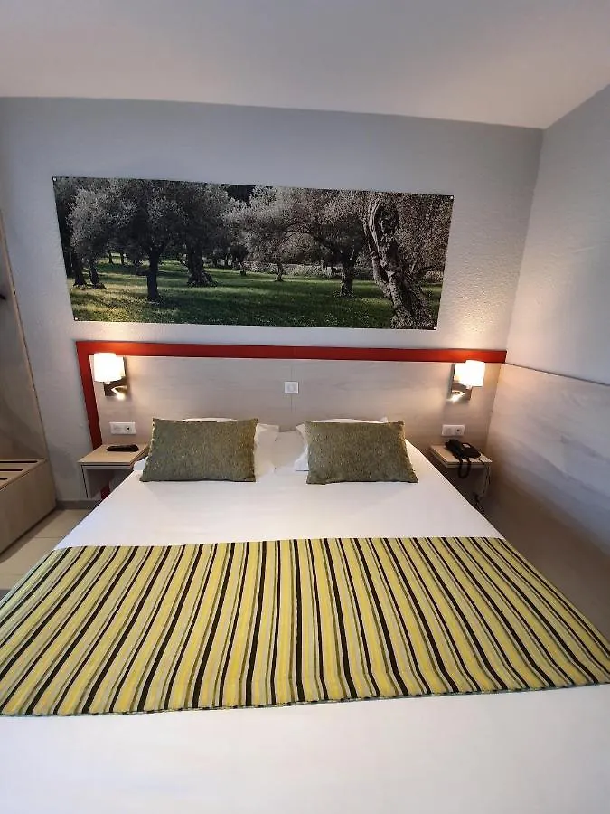 Hotel Saint Louis Le Thor 2*,  Francie