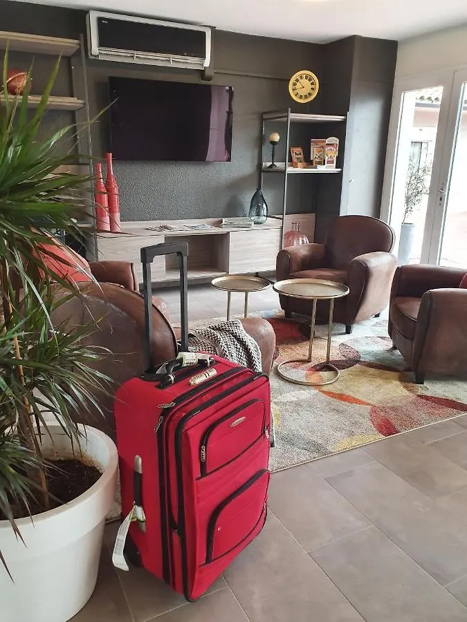 **  Hotel Saint Louis Le Thor Francie