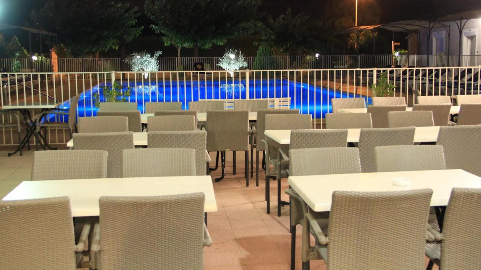 Hotel Saint Louis Le Thor