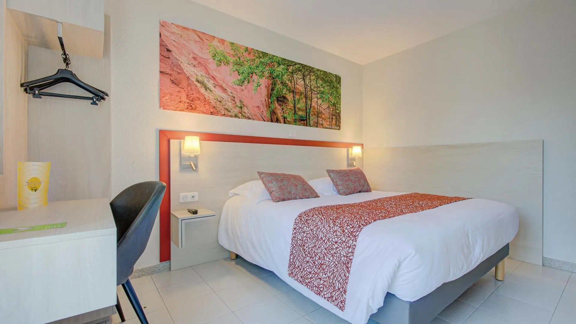 Hotel Saint Louis Le Thor 2*,  Francia
