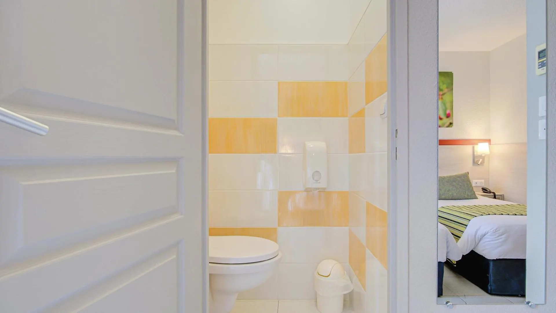 Hotel Saint Louis Le Thor 2*,