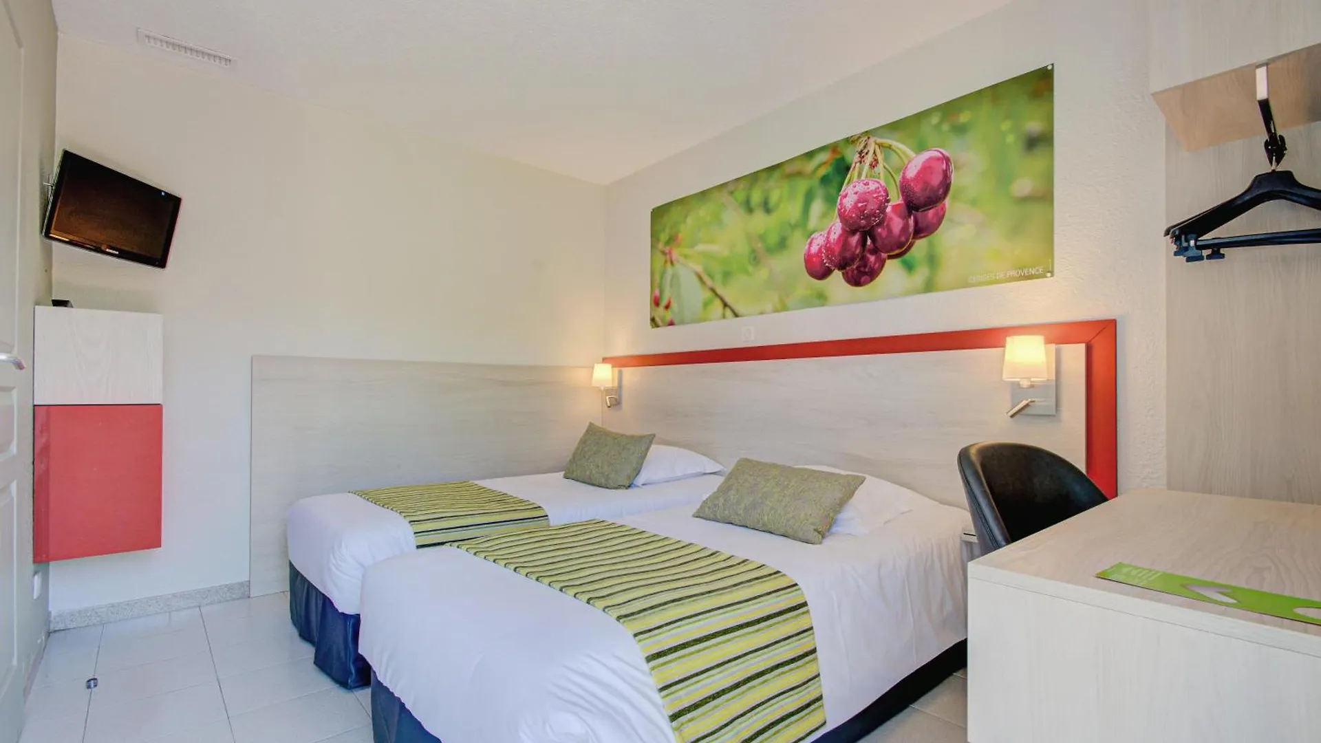**  Hotel Saint Louis Le Thor Francia