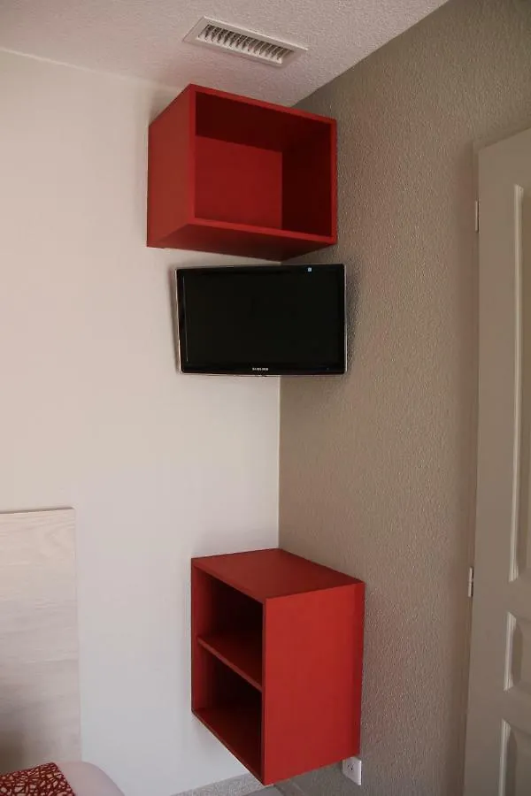 **  Hotel Saint Louis Le Thor Francia